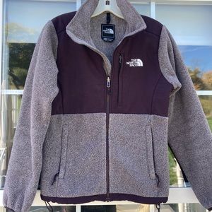 Women’s North Face Platte Sherpa Jacket. Size:XS